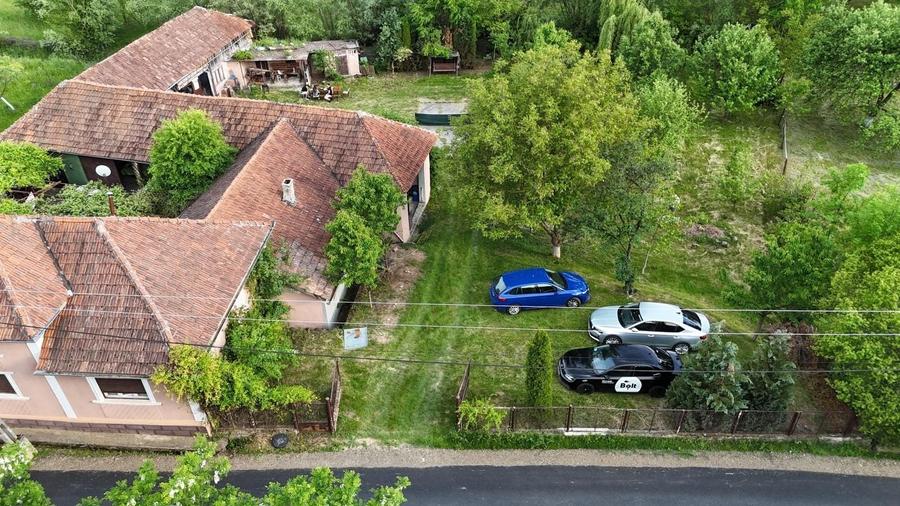Casă cu 4 camere în Călugări