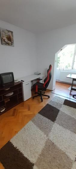 Apartament cu 3 camere decomandat în Soarelui
