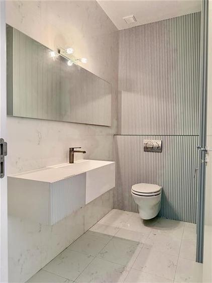 Apartament cu 5 camere decomandat în Primăverii