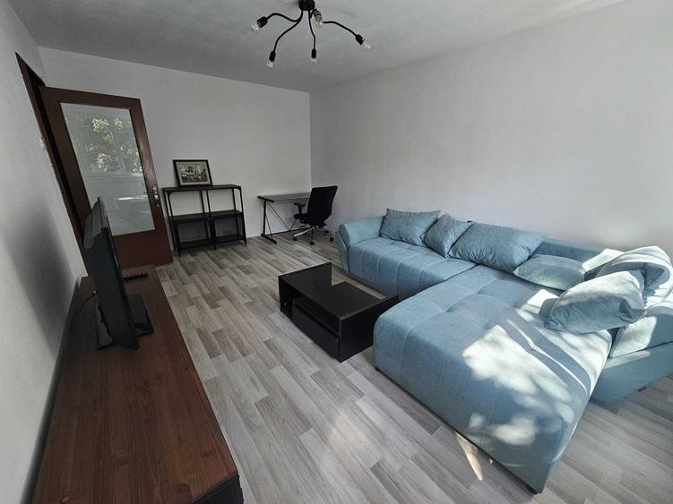 Apartament cu 2 camere decomandat în Antiaeriană