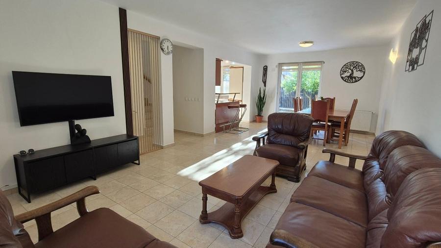 Duplex cu 5 camere cu Canalizare în Central