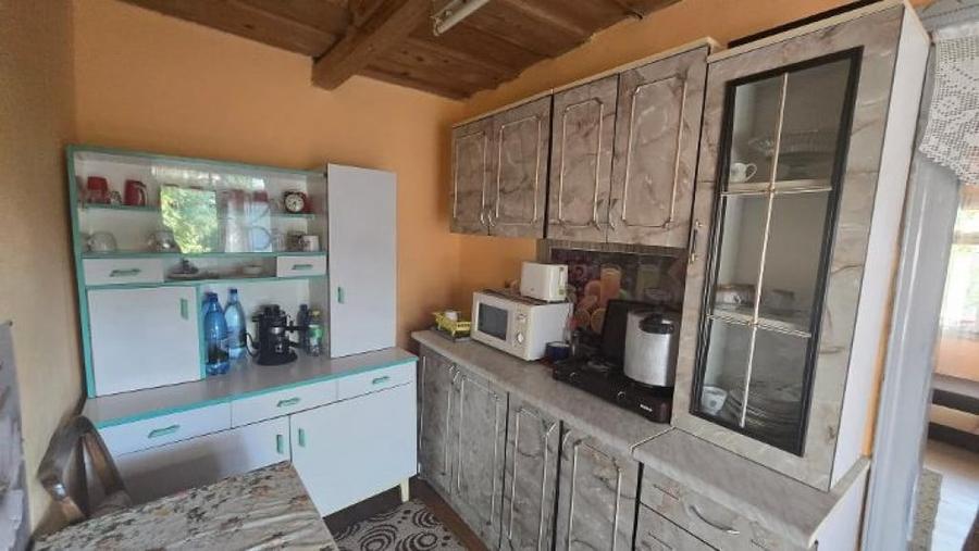 Casă cu 2 camere cu Teren 4000 Mp în Băbiceni
