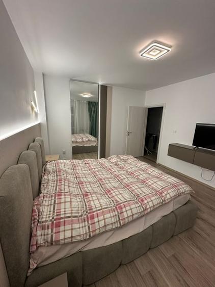 Apartament cu 3 camere decomandat în E3