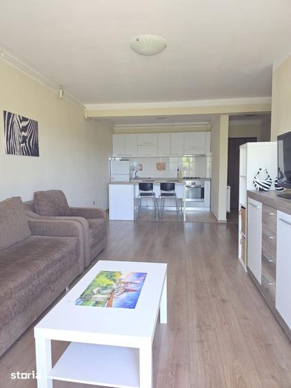 Apartament cu 3 camere în Cetate