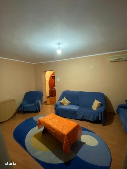 Apartament cu 4 camere în Micro 18