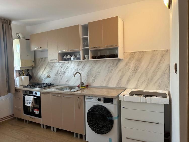 Inchiriez apartament 2 camere - 4