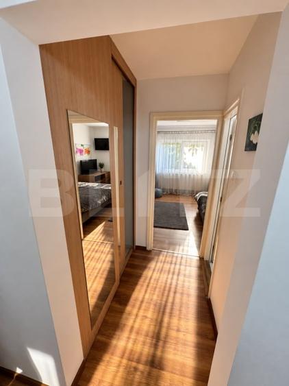 Apartament cu 3 camere semidecomandat, mobilat în Central