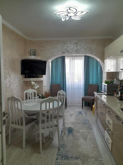 Apartament cu 2 camere decomandat în Buzaului