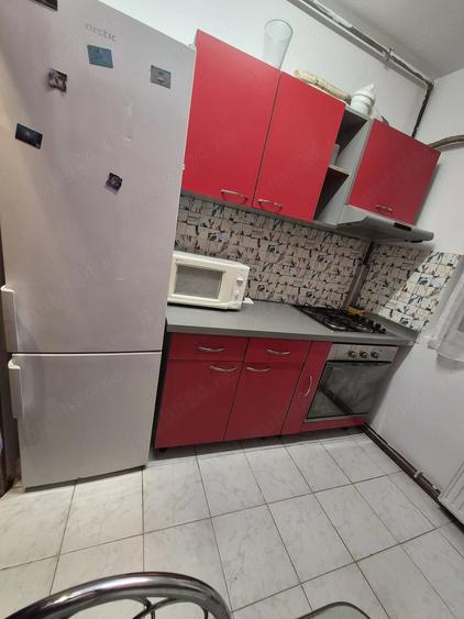 Apartament cu 3 camere semidecomandat în Șagului