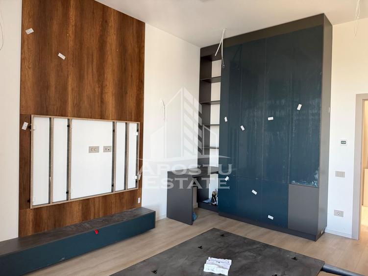 Apartament cu 4 camere decomandat, mobilat în Torontalului