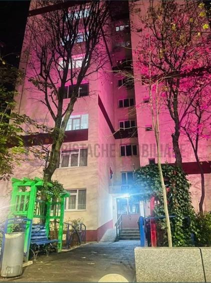 Apartament cu 2 camere decomandat, mobilat în Apărătorii Patriei