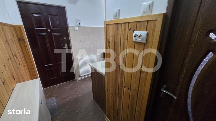 Apartament cu 2 camere semidecomandat, mobilat în Est