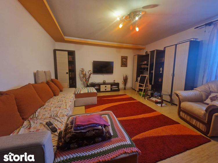 Casă cu 6 camere cu Teren 425 Mp în Lumina