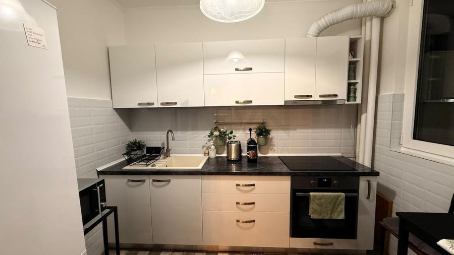 Apartament cu 2 camere semidecomandat în 1 Mai