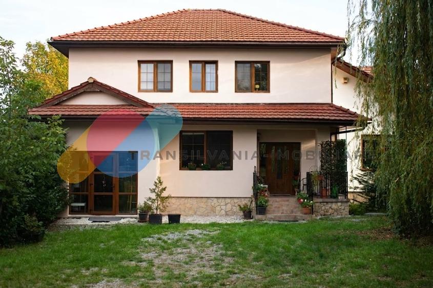 Casă individuală cu 6 camere cu Canalizare în Bună Ziua