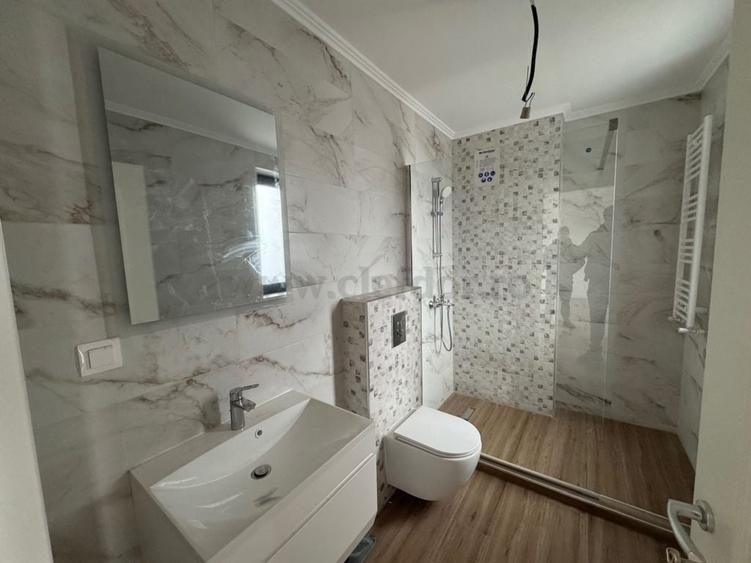 Casă cu 4 camere cu Canalizare în Balotești