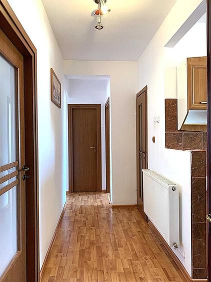 Apartament cu 4 camere decomandat în Central