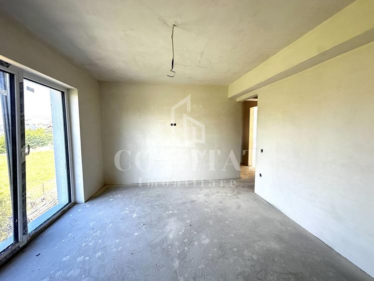 Duplex cu 4 camere cu Canalizare în Florești