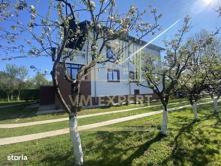 Casă cu 4 camere cu Teren 2078 Mp în Câmpulung Muscel