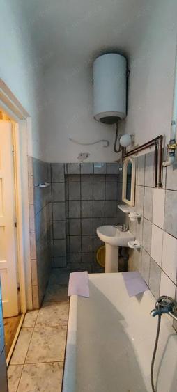Casa de vanzare in cartierul Terezian, Sibiu - 2 camere, curte comuna. - 3