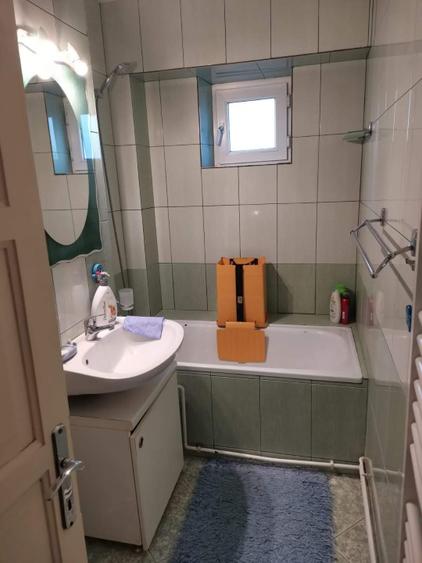 Apartament cu 3 camere decomandat în Alfa