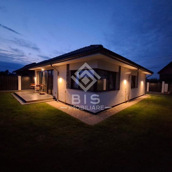 Duplex cu 4 camere cu Canalizare în Exterior Nord