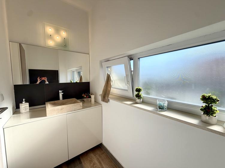 Duplex cu 4 camere cu Piscina în Dumbrăvița