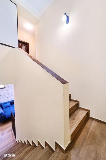 Casă cu 5 camere cu Teren 321 Mp în Săcălaz