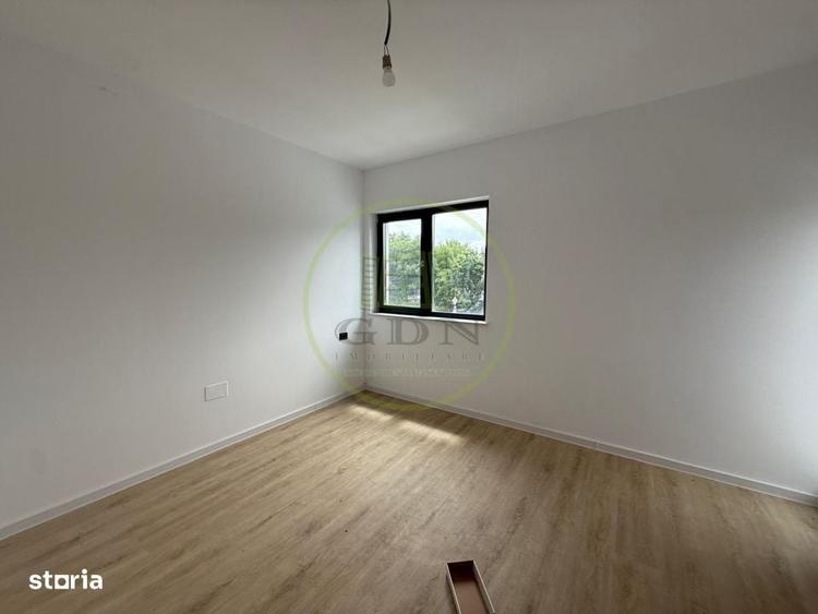 Casă cu 4 camere în Romanești