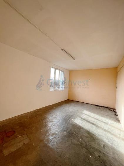 Spațiu industrial, de 715 mp, în Gheghie