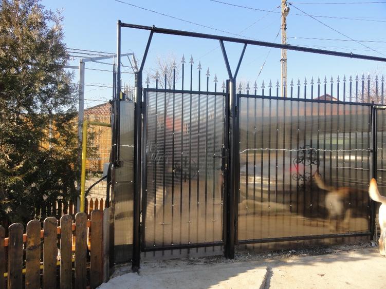 Casă individuală cu 3 camere cu Teren 600 Mp în Brănești