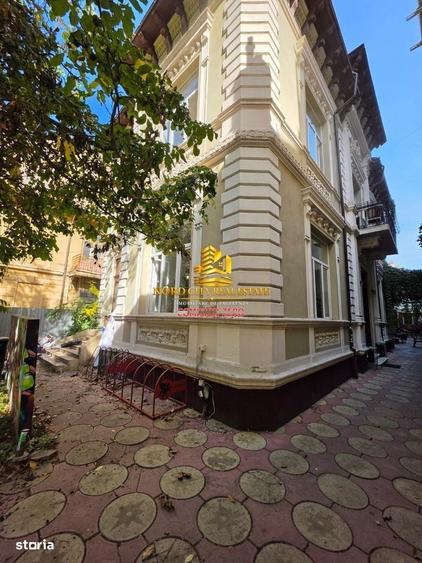Casă cu 4 camere în Dorobanți