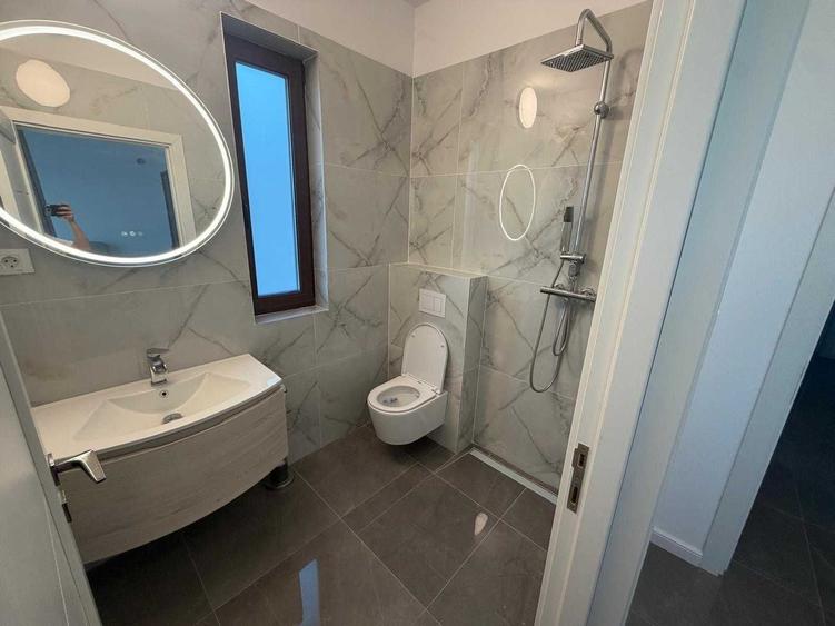Casă cu 4 camere cu Teren 353 Mp în Moșnița Nouă