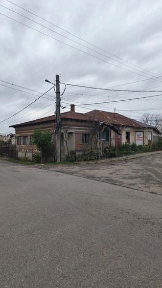 Casă cu 6 camere cu Teren 1613 Mp în Central