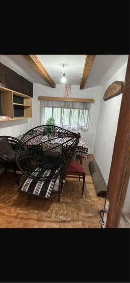 Casă cu 3 camere în Poiana Mărului