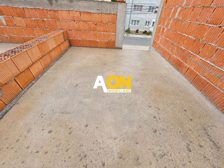 Apartament cu 3 camere decomandat în Cetate