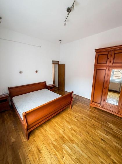 Apartament cu 4 camere circular, mobilat în Primăverii