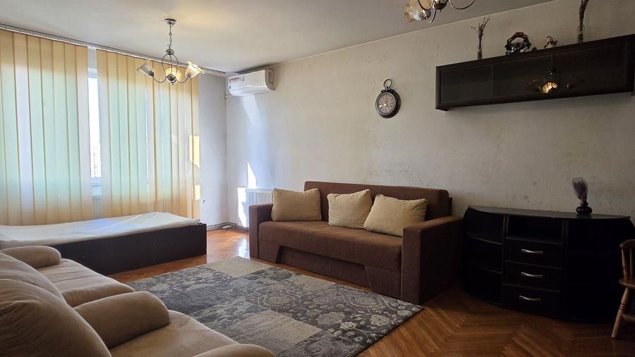 Apartament cu 3 camere decomandat, mobilat în Centrul Civic