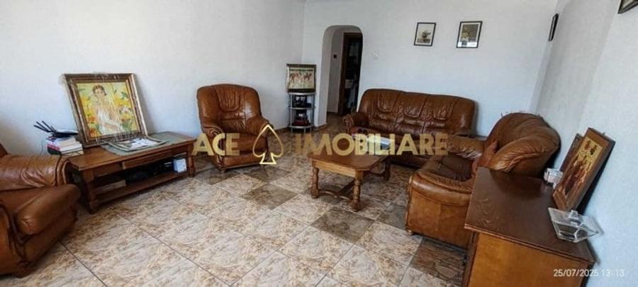 Apartament cu 4 camere decomandat, mobilat în Calea Călărașilor