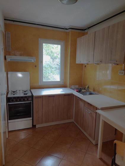 Apartament cu 2 camere semidecomandat, mobilat în Tipografilor