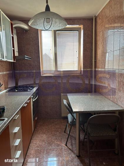 Apartament cu 3 camere semidecomandat, mobilat în Moșilor