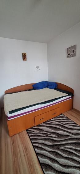 Apartament cu 2 camere semidecomandat în Berceni