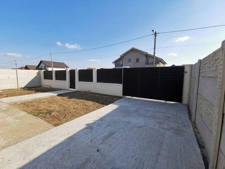 Casă individuală cu 4 camere cu Canalizare în Sântandrei