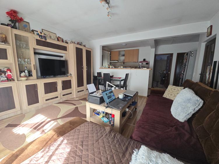Casă individuală cu 3 camere cu Teren 250 Mp în Est