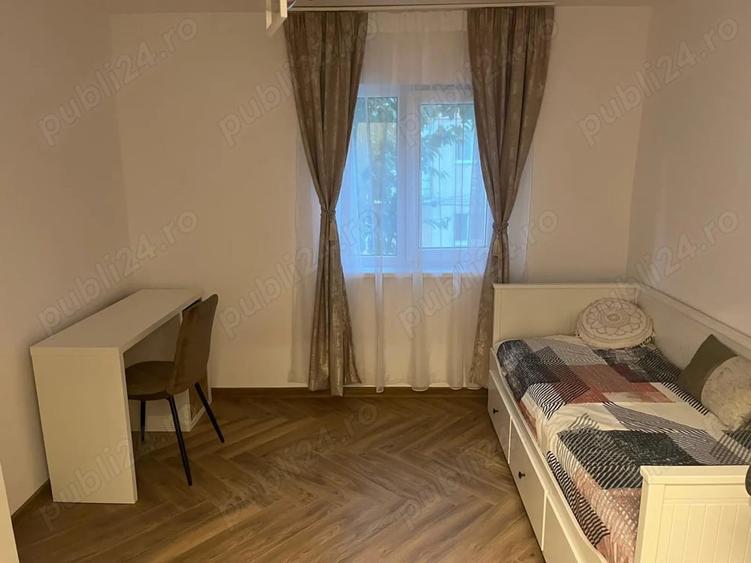 Apartament cu 3 camere semidecomandat în Cetate