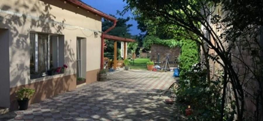 Casă cu 4 camere în Fratelia