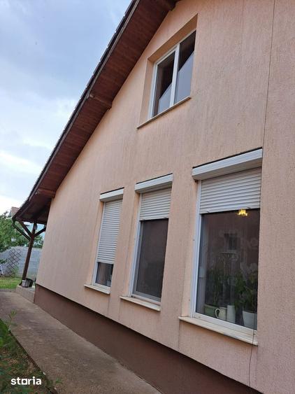 Casă cu 4 camere cu Teren 500 Mp în Central