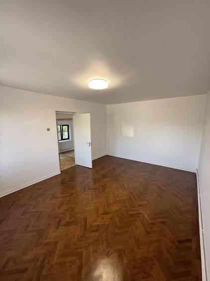 Casă cu 3 camere în Bălești