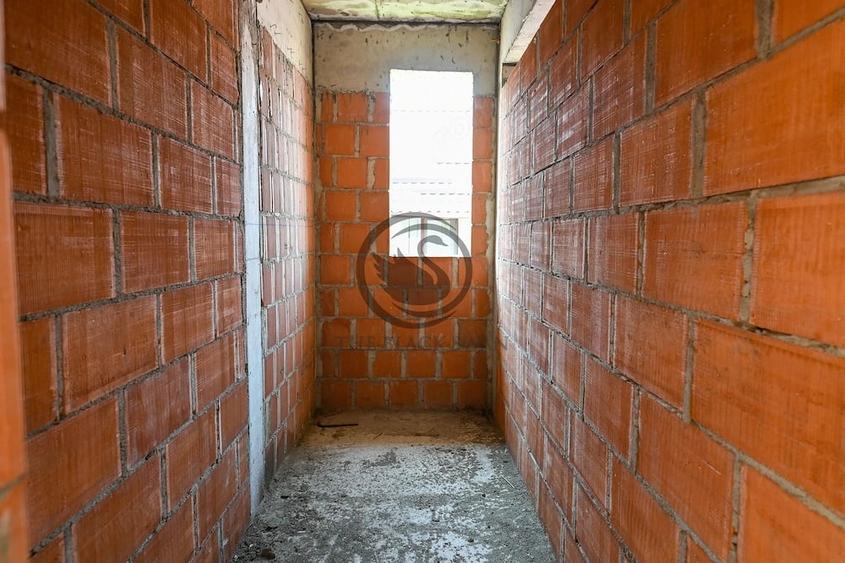 Casă cu Teren 384 Mp în Central