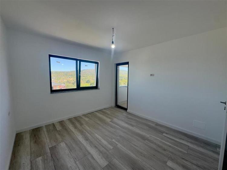 Casă individuală cu 4 camere cu Teren 660 Mp în Bârnova